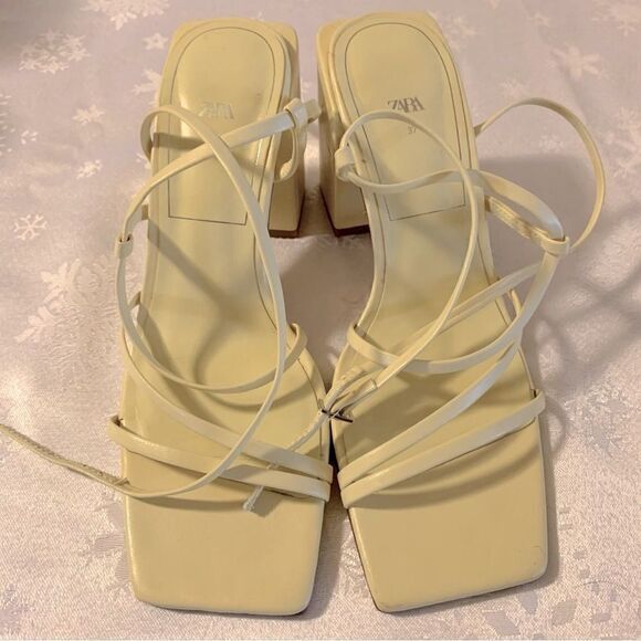 Zara Sandals Block Heels Yellow Ankle Straps Sz 6.5 has issue see 2nd pic - Picture 1 of 7
